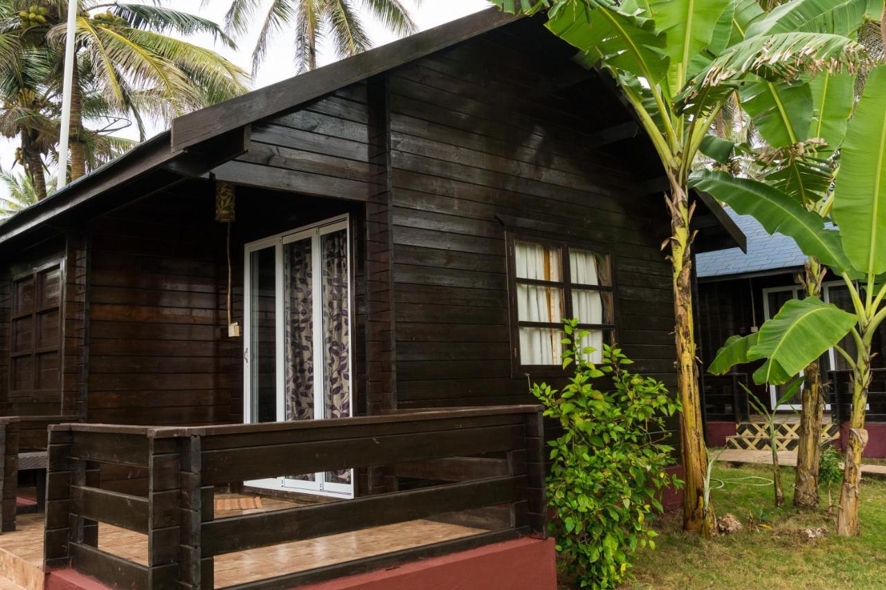 Vista Praia Beach Resort Anjuna Ngoại thất bức ảnh