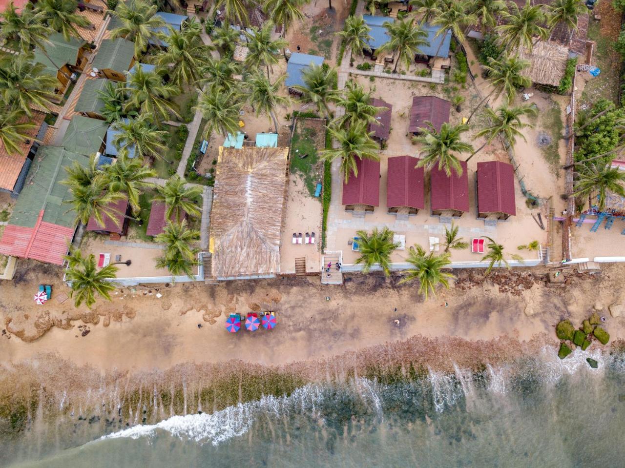 Vista Praia Beach Resort Anjuna Ngoại thất bức ảnh