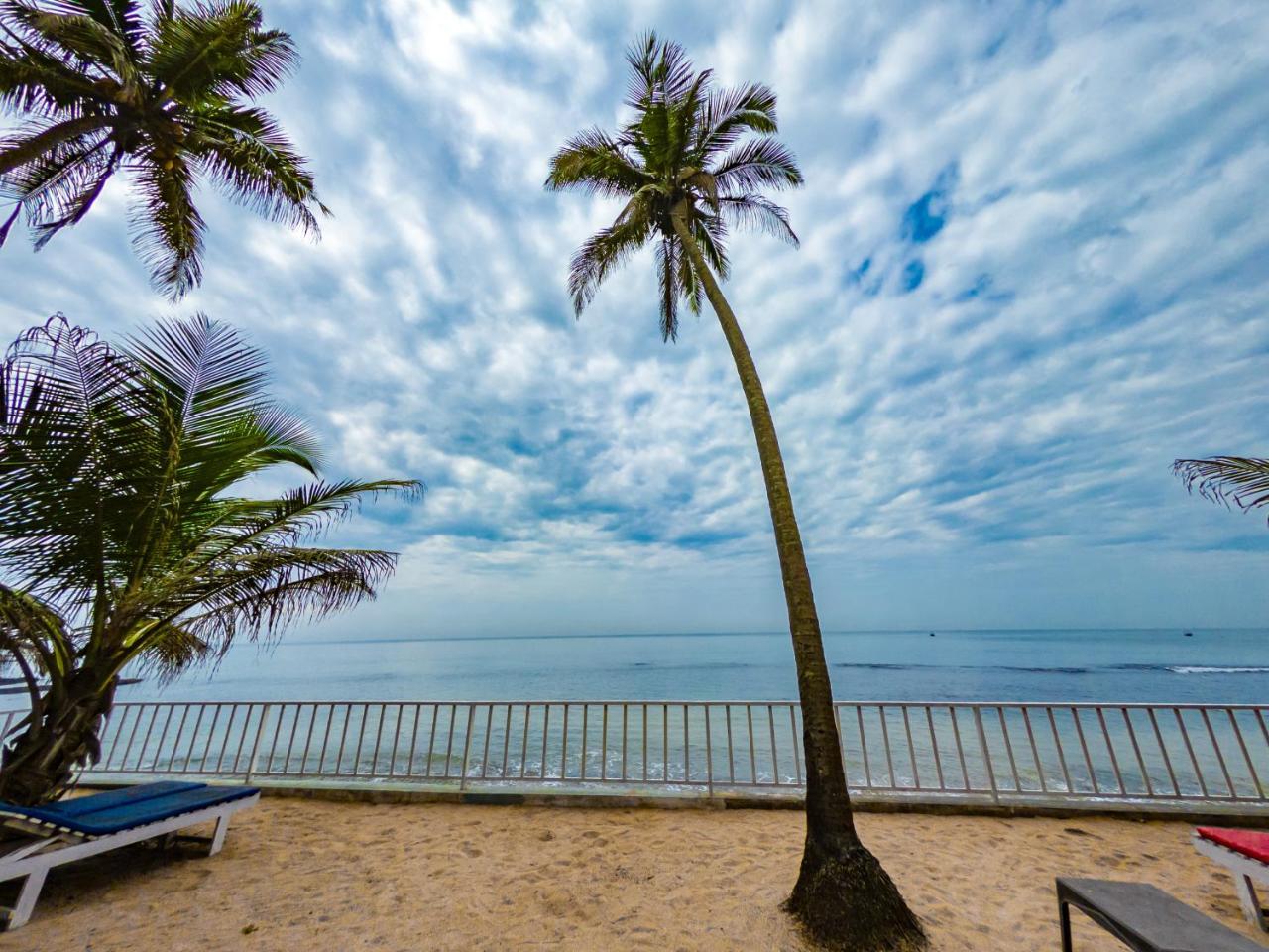 Vista Praia Beach Resort Anjuna Ngoại thất bức ảnh
