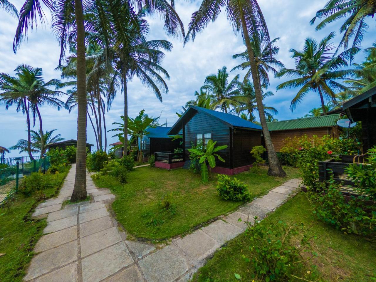 Vista Praia Beach Resort Anjuna Ngoại thất bức ảnh