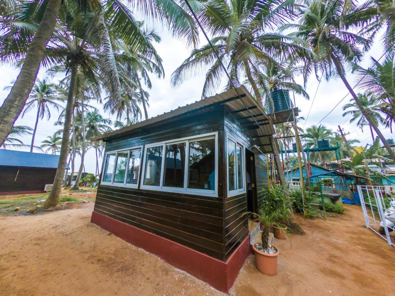 Vista Praia Beach Resort Anjuna Ngoại thất bức ảnh