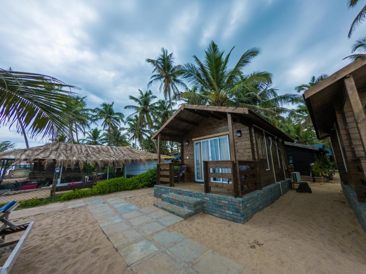Vista Praia Beach Resort Anjuna Ngoại thất bức ảnh