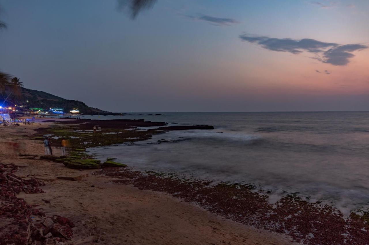Vista Praia Beach Resort Anjuna Ngoại thất bức ảnh