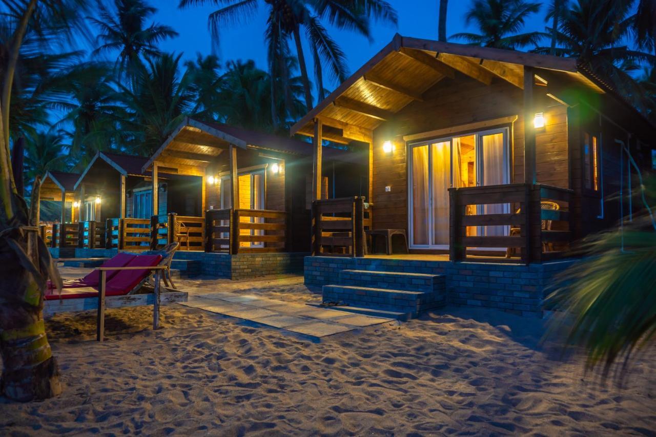 Vista Praia Beach Resort Anjuna Ngoại thất bức ảnh