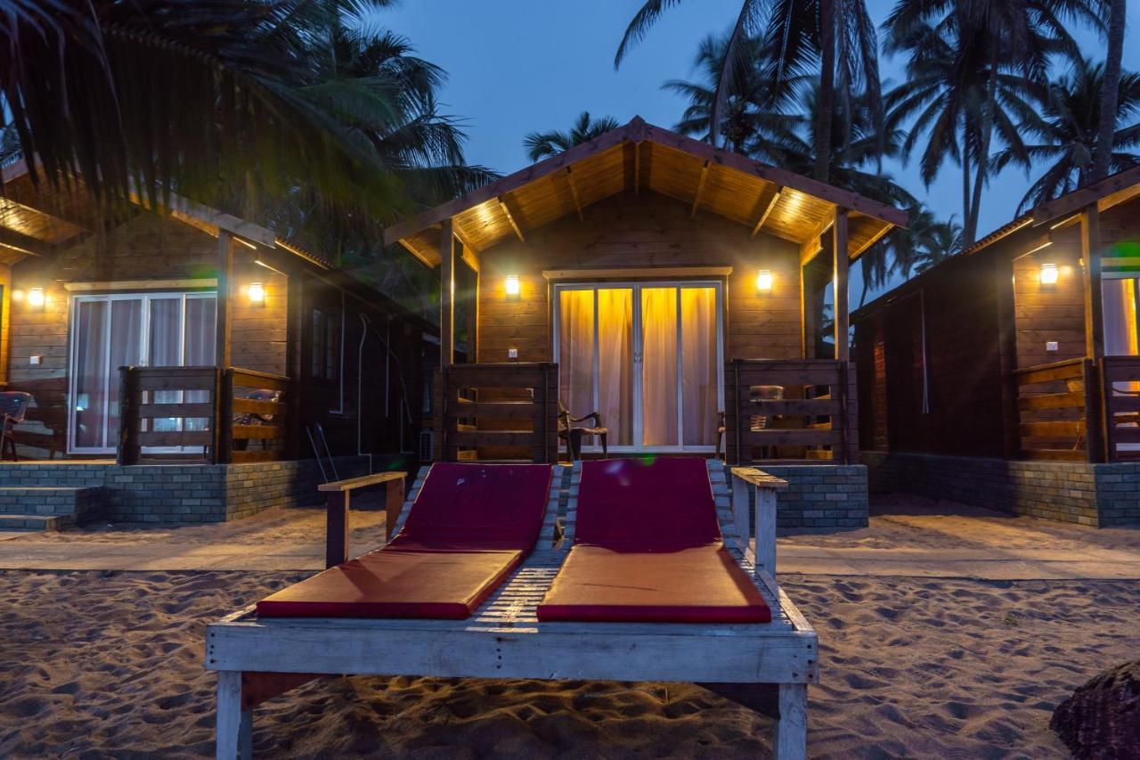 Vista Praia Beach Resort Anjuna Ngoại thất bức ảnh
