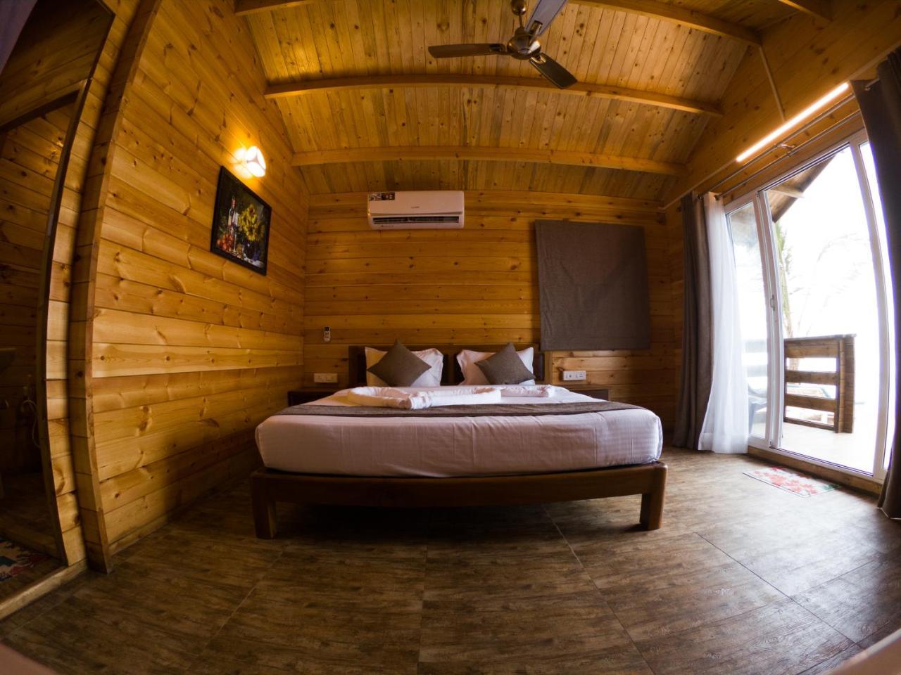 Vista Praia Beach Resort Anjuna Ngoại thất bức ảnh