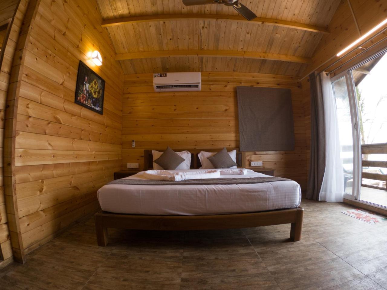 Vista Praia Beach Resort Anjuna Ngoại thất bức ảnh