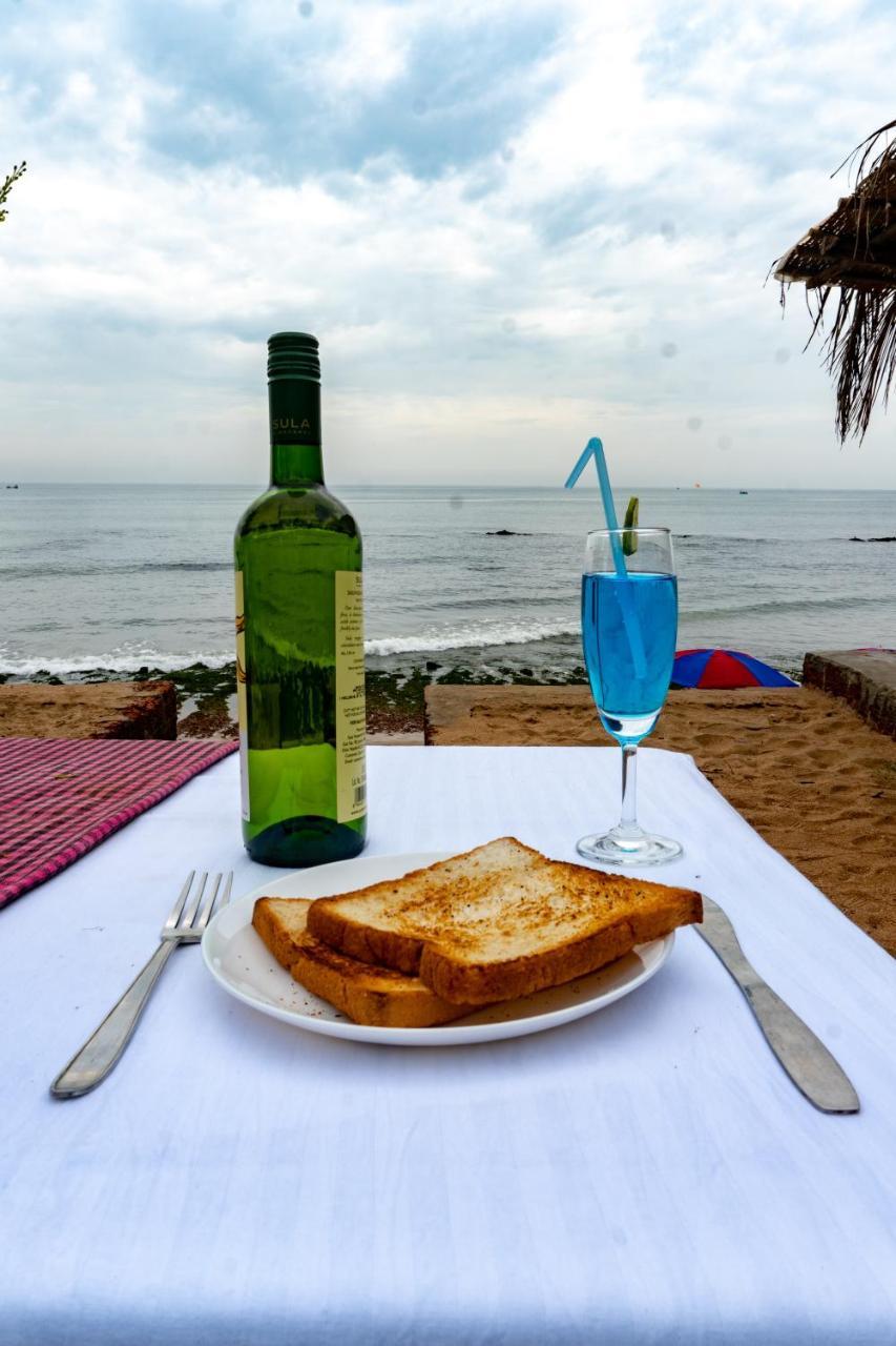 Vista Praia Beach Resort Anjuna Ngoại thất bức ảnh